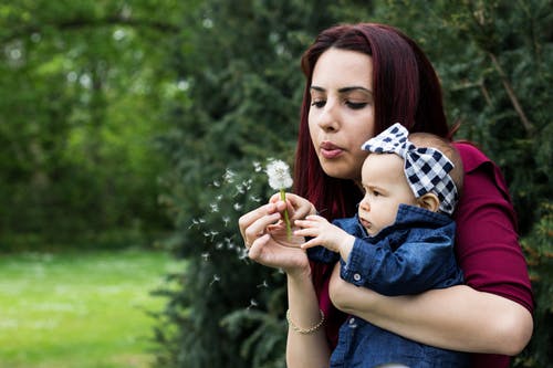 The Best Jewellery Gifts for a New Mom